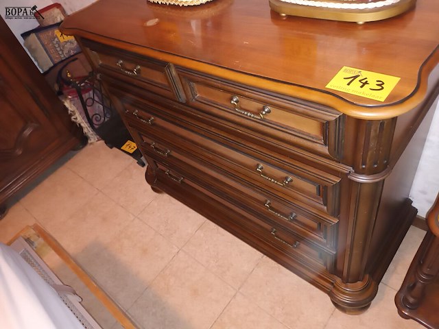 Lot 143 - ladekast - afbeelding 1 van  4