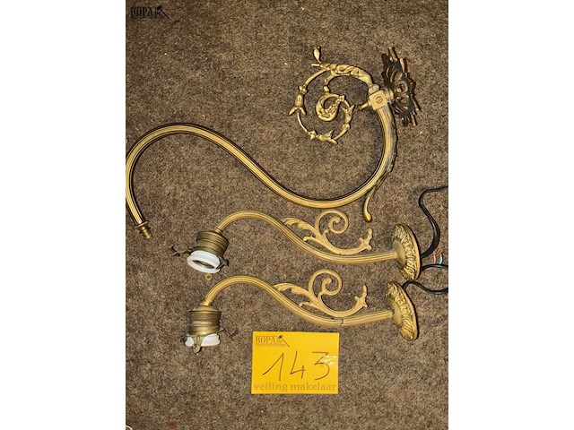 Lot 143 - wandlampen, koper, 3 stuks - afbeelding 1 van  1