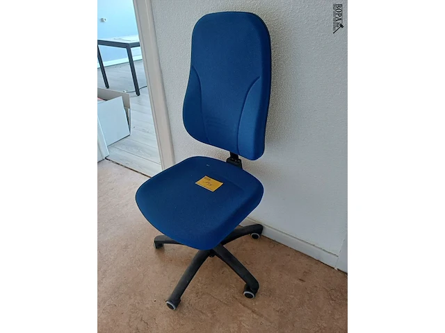 Lot 144 - bureaustoel - afbeelding 1 van  2