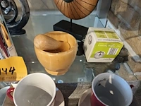 Lot 144 - koffietassen en decoratie. 12 stuks - afbeelding 3 van  5