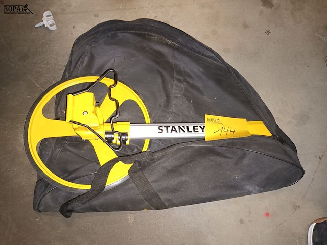 Lot 144 - meetwiel stanley in draagtas - afbeelding 1 van  3