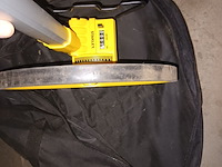 Lot 144 - meetwiel stanley in draagtas - afbeelding 2 van  3