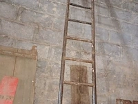 Lot 144 - metalen ladder. 2 stuks - afbeelding 2 van  3