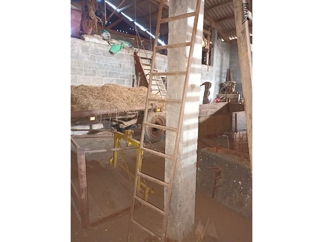 Lot 144 - metalen ladder. 2 stuks - afbeelding 3 van  3