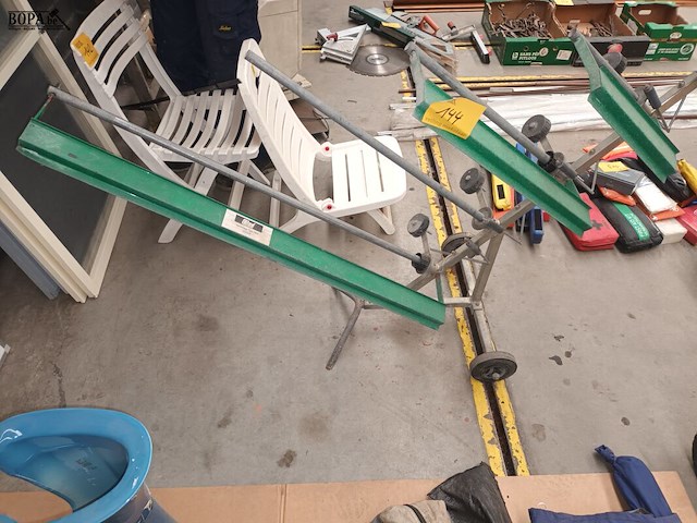 Lot 144 - statief voor papierrollen - afbeelding 2 van  3