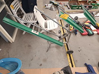 Lot 144 - statief voor papierrollen - afbeelding 2 van  3