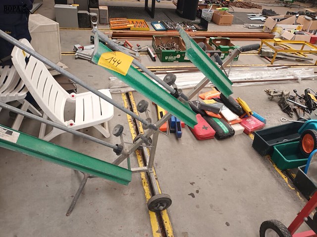 Lot 144 - statief voor papierrollen - afbeelding 3 van  3