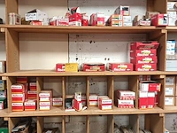 Lot 145 - bevestigingsmateriaal