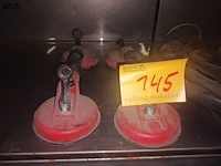 Lot 145 - glasdragers. 2 stuks - afbeelding 1 van  3