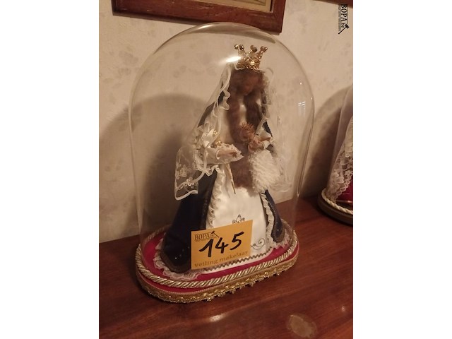 Lot 145 - globe met maria en kind - afbeelding 1 van  3