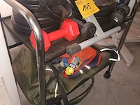 Lot 145 - kar met fitnessmateriaal - afbeelding 2 van  5