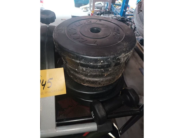 Lot 145 - kar met fitnessmateriaal - afbeelding 3 van  5