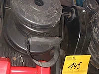 Lot 145 - kar met fitnessmateriaal - afbeelding 4 van  5