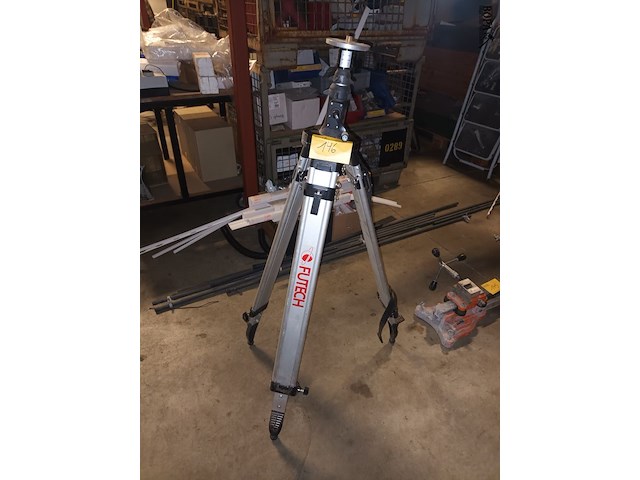 Lot 146 - futech laserstatief - afbeelding 1 van  3