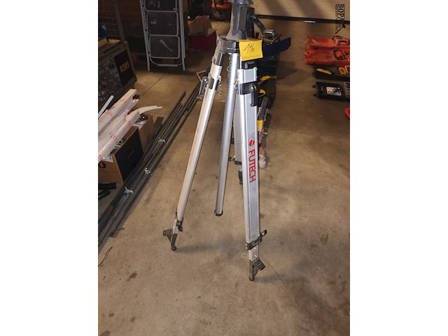 Lot 146 - futech laserstatief - afbeelding 2 van  3