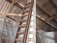 Lot 146 - houten ladder. 2 stuks - afbeelding 2 van  3