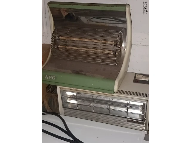 Lot 147 - elektro. 7 stuks - afbeelding 2 van  4
