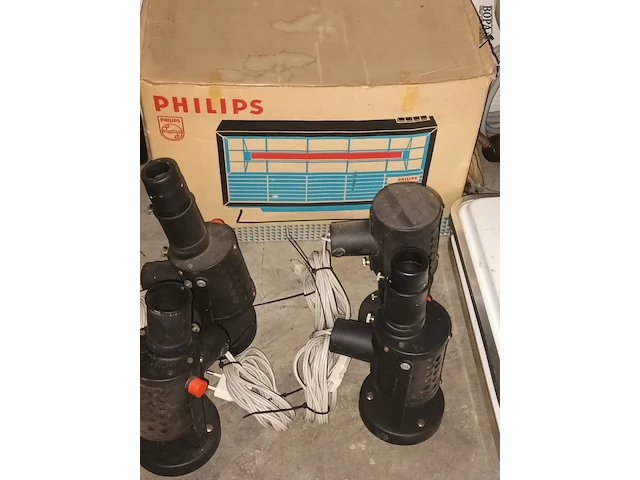 Lot 147 - elektro. 7 stuks - afbeelding 4 van  4