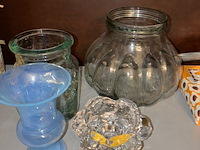Lot 147 - glazen items, 4 stuks - afbeelding 1 van  2