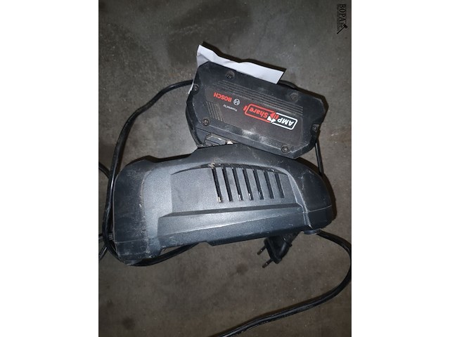 Lot 147 - lader en accu bosch - afbeelding 3 van  3