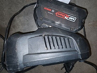 Lot 147 - lader en accu bosch - afbeelding 3 van  3