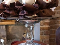 Lot 147 - taartschaal met hoofdjes - afbeelding 2 van  4