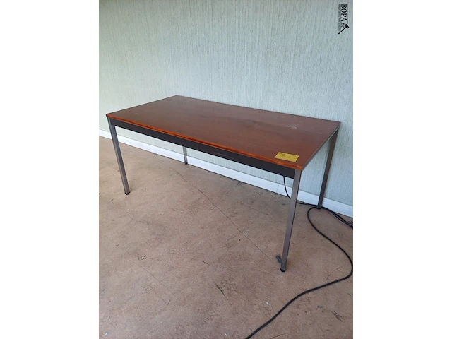 Lot 147 - tafel. 2 stuks - afbeelding 1 van  4