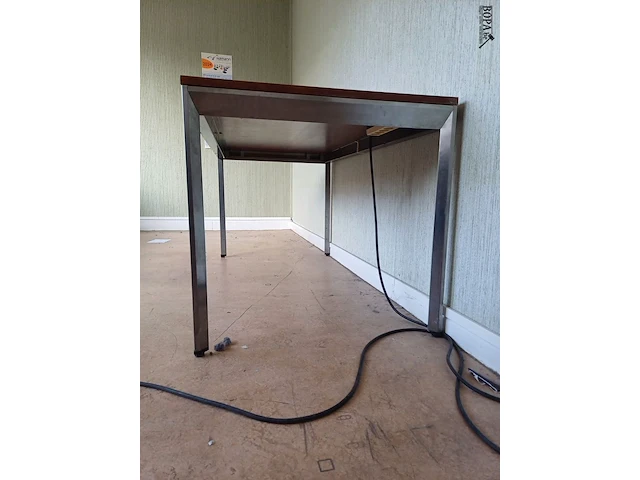 Lot 147 - tafel. 2 stuks - afbeelding 2 van  4