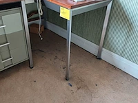 Lot 147 - tafel. 2 stuks - afbeelding 4 van  4