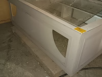 Lot 147 - toonbank met vitrine - afbeelding 1 van  3