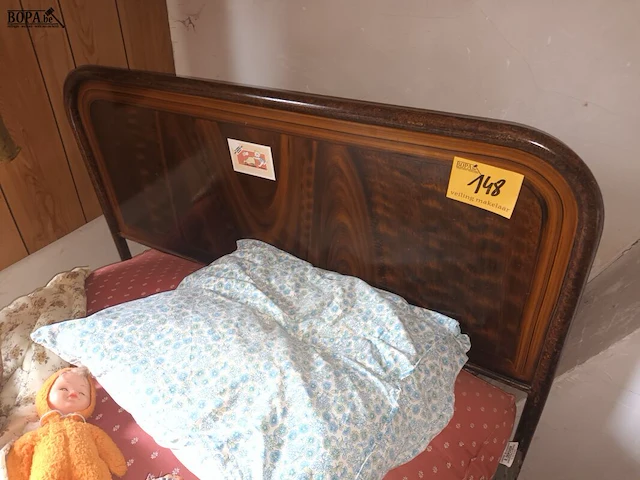 Lot 148 - antiek metalen bed - afbeelding 4 van  4