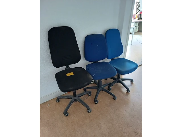 Lot 148 - bureaustoel - afbeelding 1 van  5