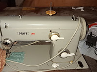 Lot 148 - kastje met naaimachine pfaff - afbeelding 2 van  3