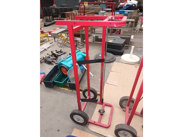 Lot 148 - papierrol trolley. 2 stuks - afbeelding 2 van  3