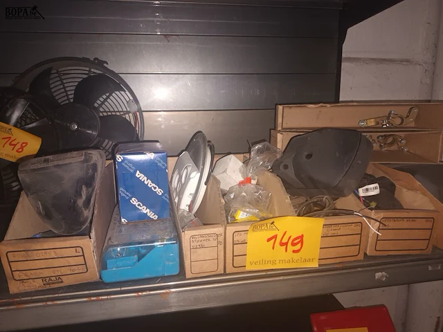 Lot 149 - auto accessoires - afbeelding 1 van  4