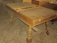 Lot 149 - houten tafel zonder blad - afbeelding 1 van  2