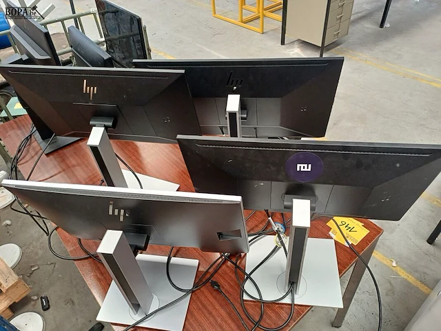 Lot 149 - hp scherm. 4 stuks (h) - afbeelding 2 van  3
