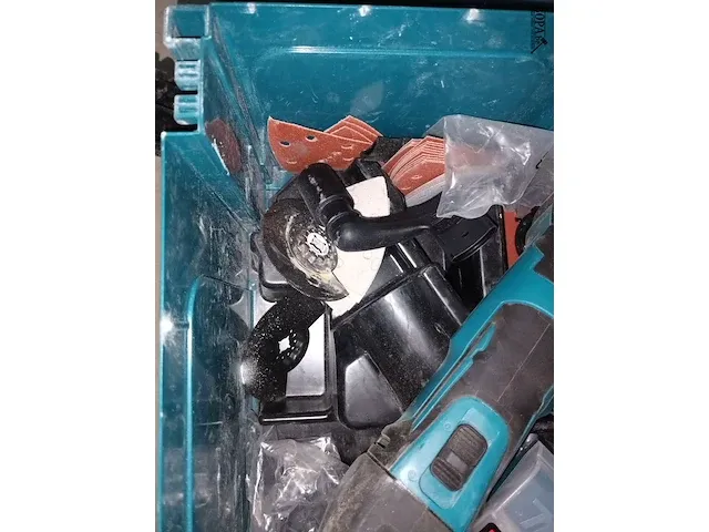 Lot 15 - accu multitool makita in koffer - afbeelding 4 van  4