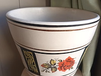 Lot 15 - albasten plantenstaander en bloempot - afbeelding 2 van  5