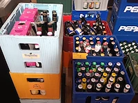 Lot 15 - bakken met bier en frisdrank. 18 stuks - afbeelding 1 van  7