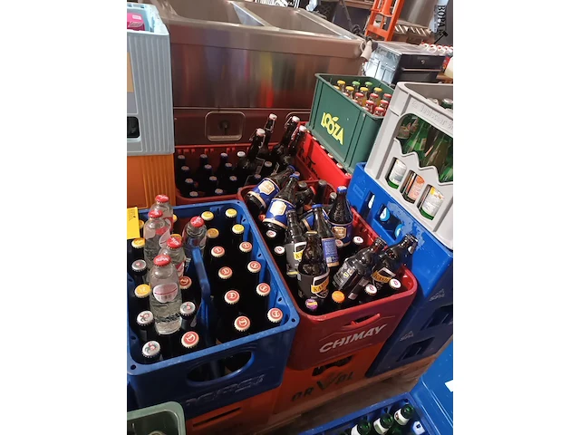 Lot 15 - bakken met bier en frisdrank. 18 stuks - afbeelding 3 van  7