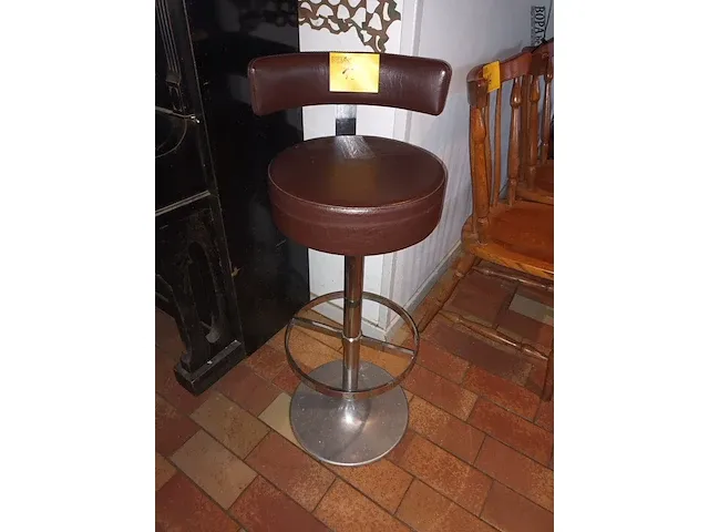 Lot 15 - barstoel - afbeelding 1 van  3