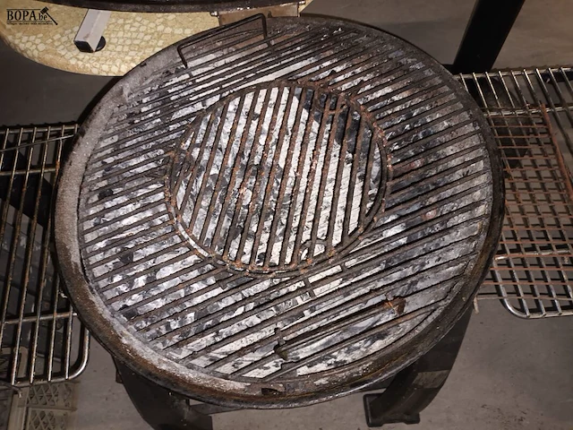 Lot 15 - bbq. 2 stuks - afbeelding 3 van  4