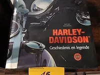 Lot 15 - boek harley-davidson - afbeelding 1 van  5