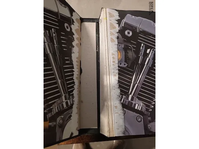 Lot 15 - boek harley-davidson - afbeelding 3 van  5