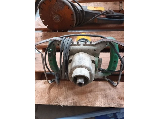 Lot 15 - bouwmixer hitachi - afbeelding 2 van  3