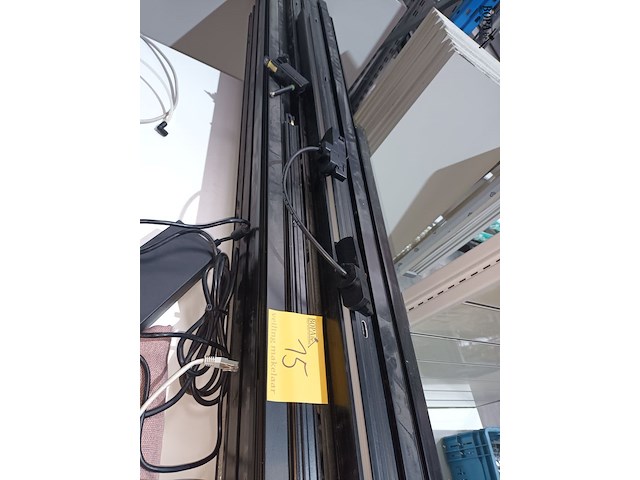 Lot 15 - elektrogeleide rails voor spots. 30 stuks - afbeelding 1 van  3