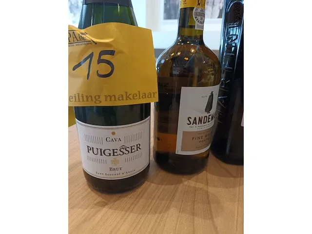 Lot 15 - flessen alcoholische drank. 4 stuks - afbeelding 2 van  3