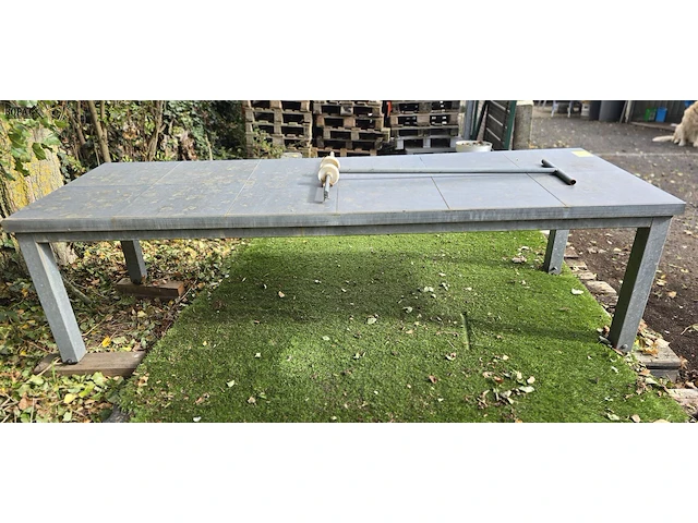 Lot 15 - gegalvaniseerde tuintafel - afbeelding 2 van  4