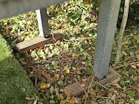 Lot 15 - gegalvaniseerde tuintafel - afbeelding 4 van  4